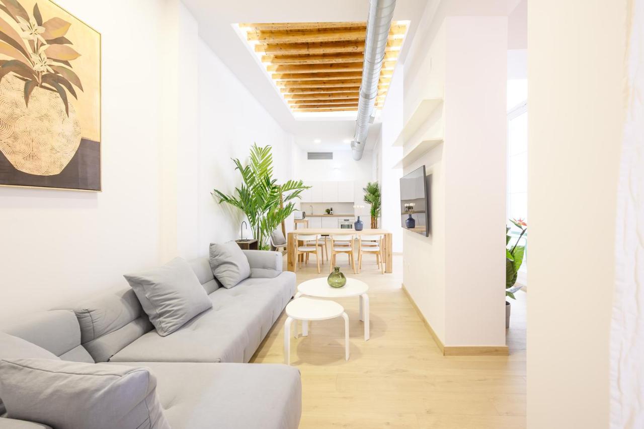 Modern 3 Bedroom, City Center With Patio & High Ceilings By 10Tosea Малага Экстерьер фото