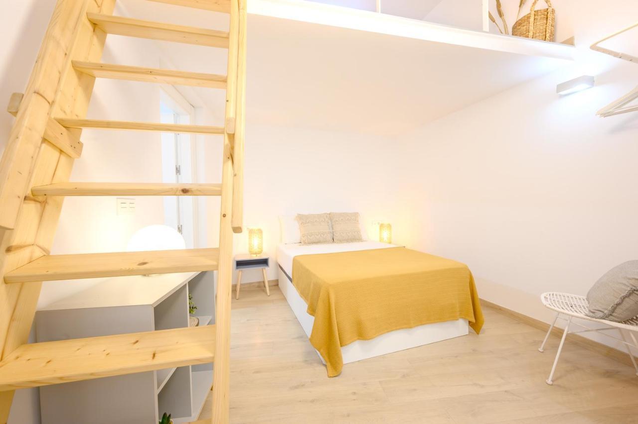 Modern 3 Bedroom, City Center With Patio & High Ceilings By 10Tosea Малага Экстерьер фото